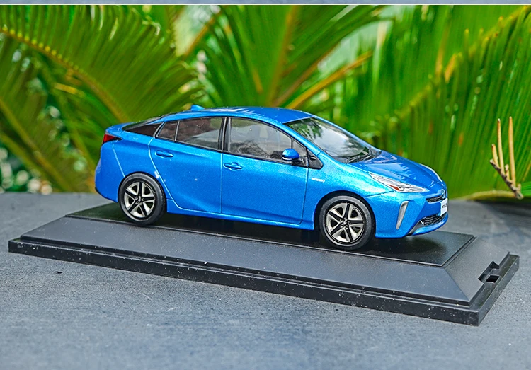 Оригинальная фабричная 1:30 TOYOTA PRIUS PHV игрушечная машинка из сплава, игрушки для детей, литая модель автомобиля, подарок на день рождения