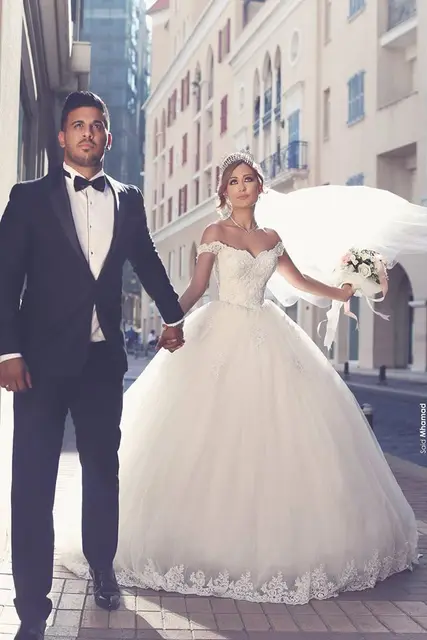 brautkleid fuera del hombro de la princesa de la vendimia vestidos