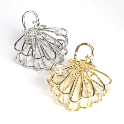 

Fashion Hollow Geometry Plating Metal Hair Clip Claw Baroque Shell Pearl Hair Claw For Women Girl Wedding Hairpins Accessories