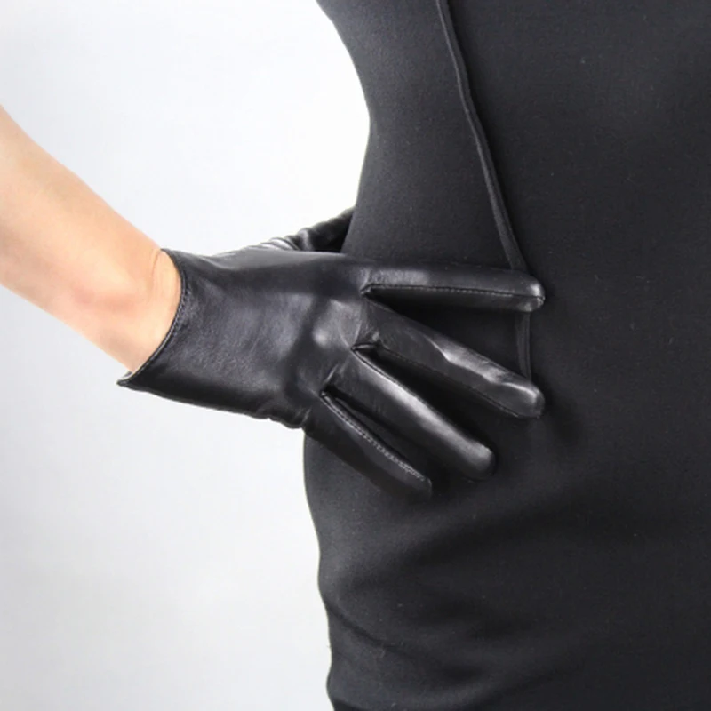 Women's Genuine Leather Gloves Female New Touch Screen Gloves Fashion Warm Black Gloves European Version Goatskin Mittens TB11