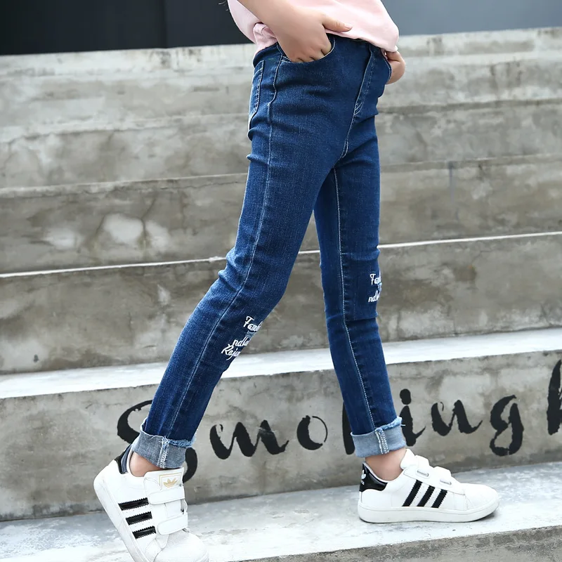 

Childrenswear Girls Autumn Jeans Embroidered Letters Holes Little Girl Jeans Cute Sweet Skinny Jeans Christmas Birthday Gift
