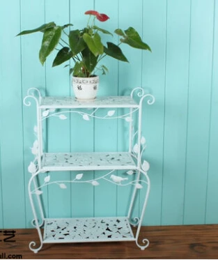 Pastoral, wrought iron three-layer grocery shelf kitchen bathroom rack shelf in microwave oven rack is received