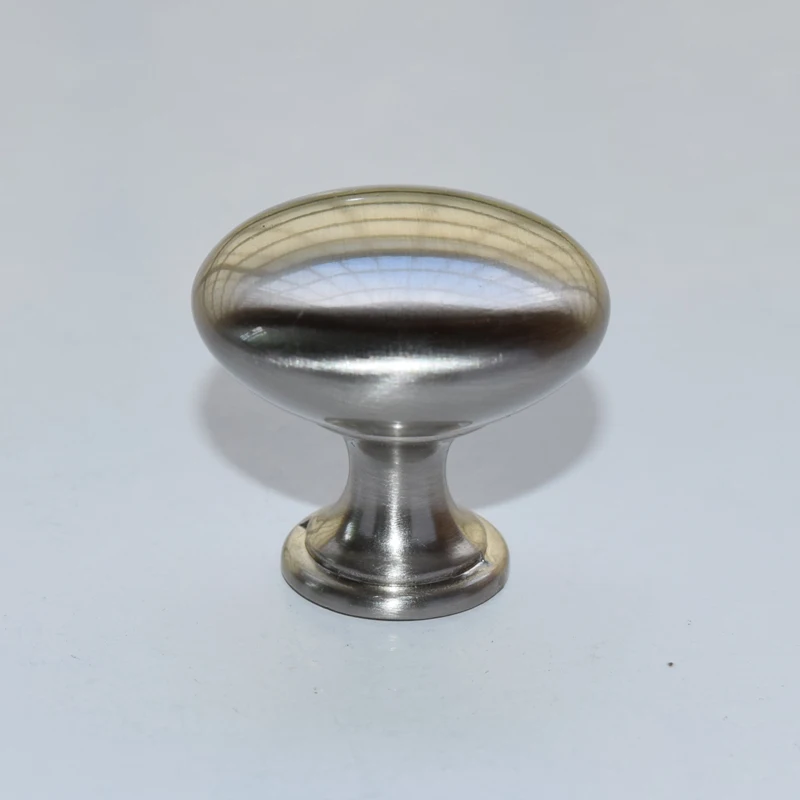 

Advantage Plus 1 Knob 1 1/8 in. Dia. Brushed Nickel