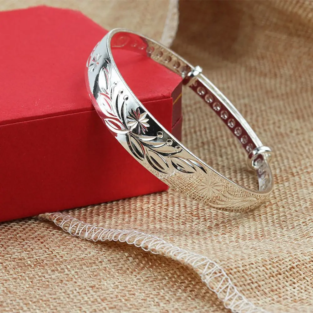 

Fashion Lotus Open Flower Pattern Silver Adjustable Closed Bracelets Bangles Simple Plant Boho Jewelry Bangles For Women