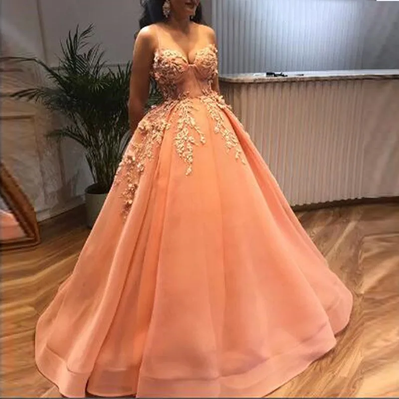 

Elegant Appliques Evening Formal Dresses 2019 Ball Gown Spaghetti Straps Tulle Long Evening Gown Pretty abendkleider Prom Gown
