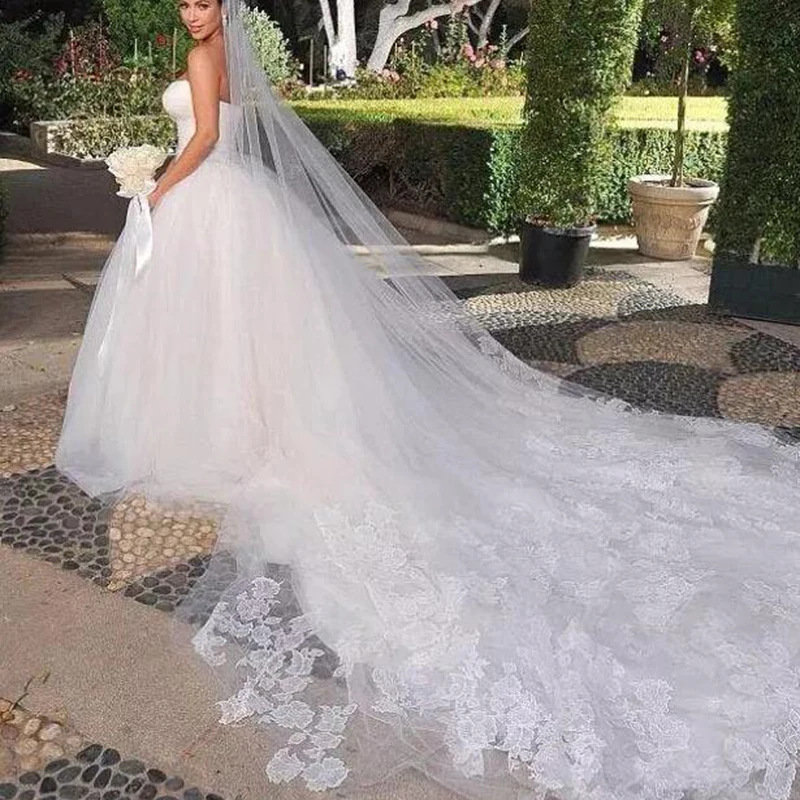 

Hot Crystal Beads Edge Handmade 3Meter 1L Vintage Cathedral Length Wedding Veil Custom White Ivory Free Comb Luxury