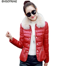 Новинка; сезон осень-зима; женская короткая одежда из искусственной кожи с воротником из лисьего меха; Модный тонкий пуховик для девочек; теплая хлопковая куртка; Paka Q723