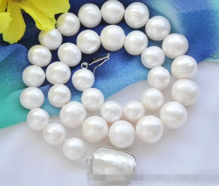 

3476 ROUND WHITE Freshwater cultured PEARL NECKLACE mabe CLASP