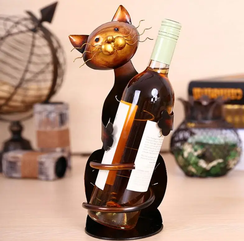Koop Kat Vormige Houder Wijn plank Metalen Beeldje Praktische Beeldje Rack Voor Wijnfles Kantoor Home Decor wijnrek