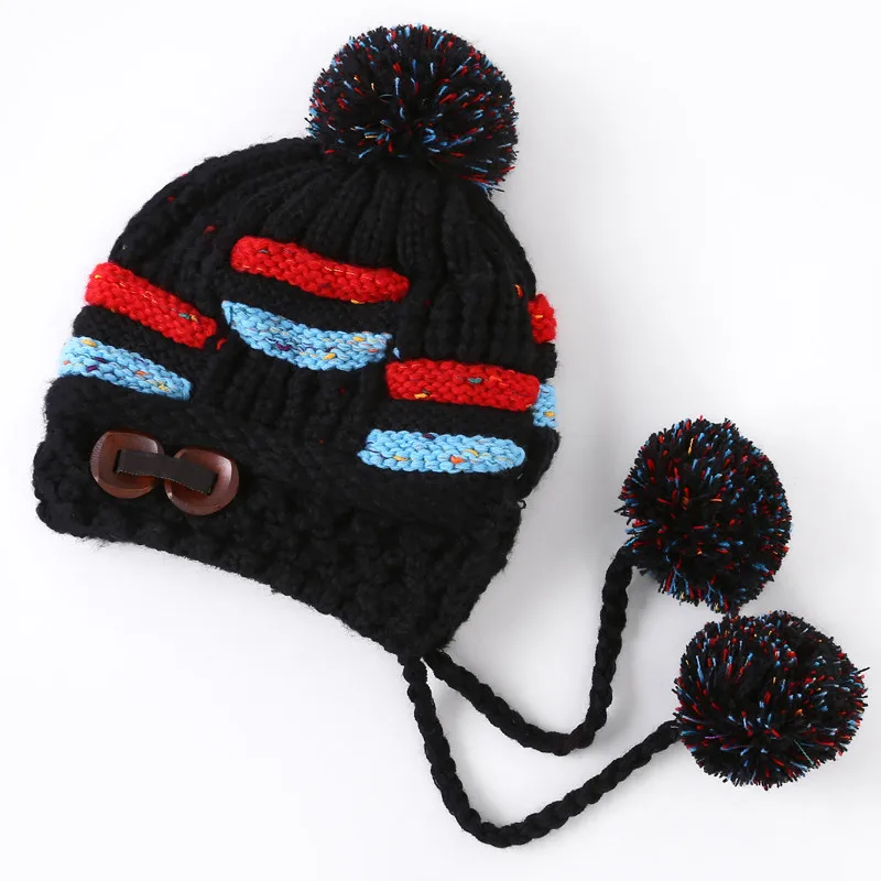pom pom hat (2)