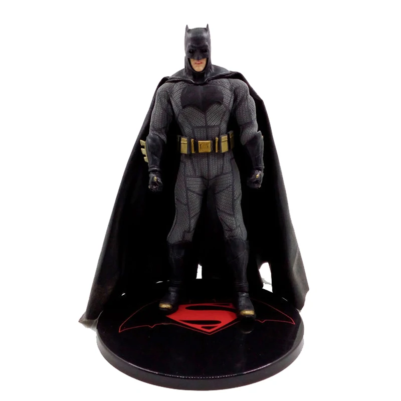

Mezco 1/12 Collective Toys Dawn of Justice Batman Action Figure 15cm