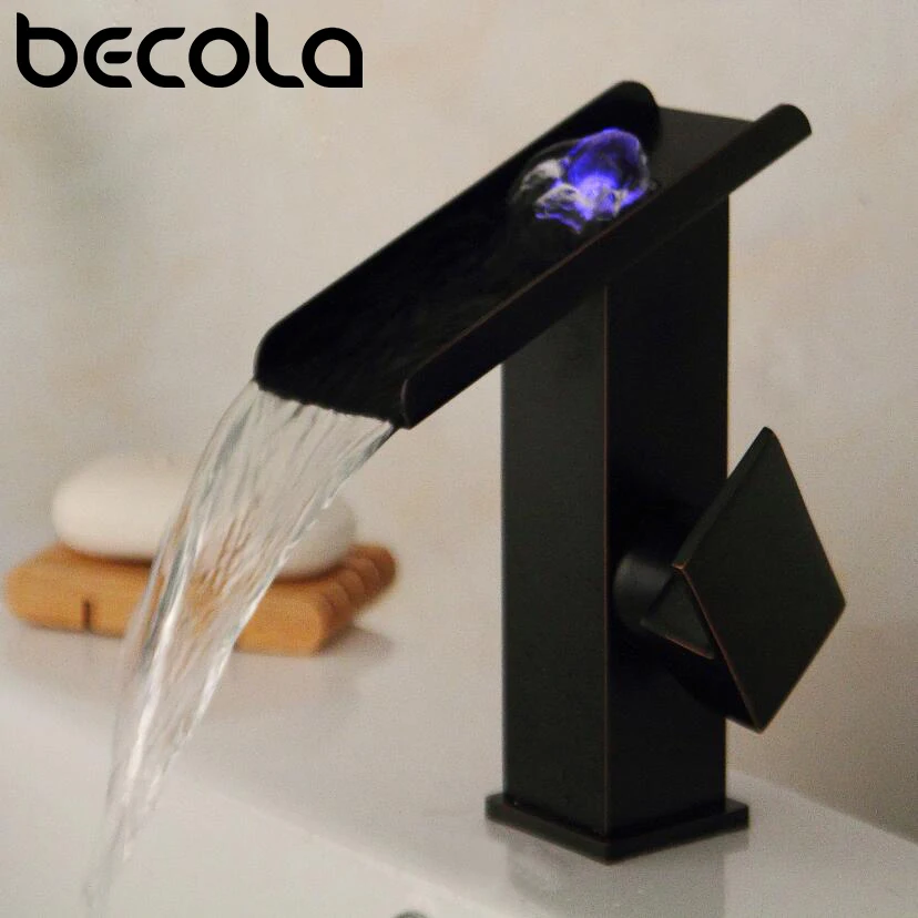 ثلاثة ألوان تغيير مصباح ليد Barss الشلال حوض صنبور للحمام. الأسود سطح جبل مربع الغرور بالوعة صنبور حوض خلاط ثلاثة ألوان تغيير مصباح ليد Barss الشلال حوض صنبور للحمام. الأسود سطح جبل مربع الغرور بالوعة صنبور حوض خلاط