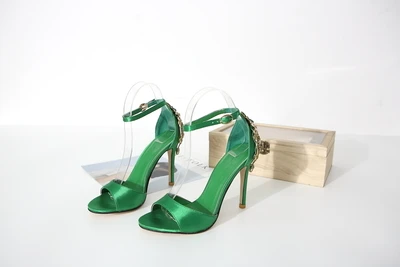 Модные благородные Стразы изумрудно-зеленого цвета; женская обувь на высоком каблуке с пряжкой и закрытой пяткой; атласные черные пикантные женские босоножки на шпильке - Цвет: grenn Satin 8 cm