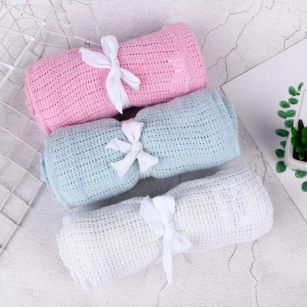 1 stücke Einfarbig Weiche Baumwolle Häkeln Neugeborenen Babys Decke Prop Krippe Lässige Schlafen Bett Liefert Loch Wrap