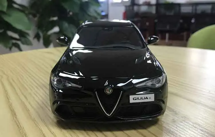 Отто высокое моделирование 1: 18 Alfa Romeo Giulia Quadrifoglio OT793 полимерная модель автомобиля