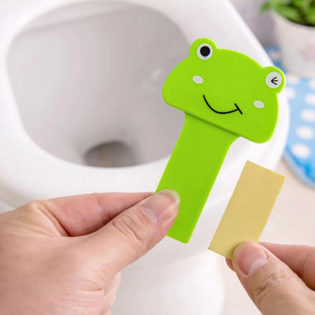 

Useful 1pcs Portable Convenient to Toilet Lid Device is Mention Toilet Set Potty Ring Handle Home Bathroom Products Sets
