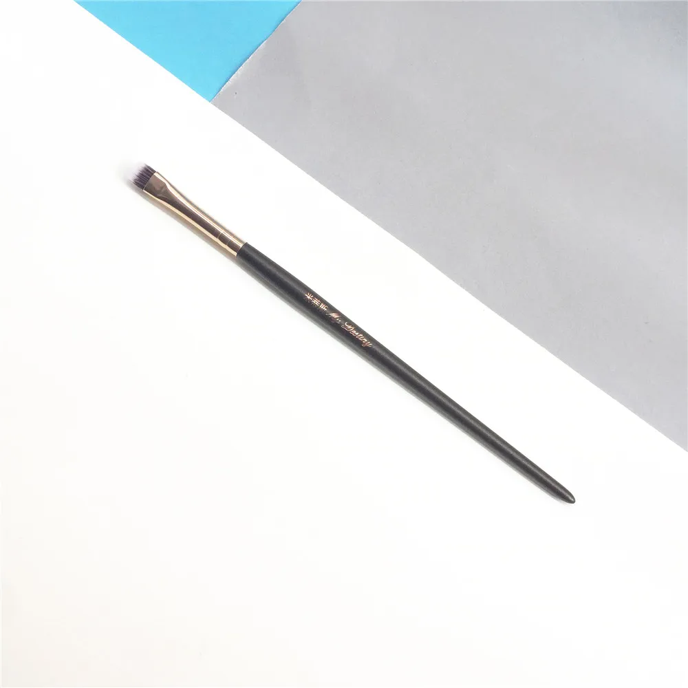 My Destiny 040 Medium Flat Liner Concealer Brush _ 1
