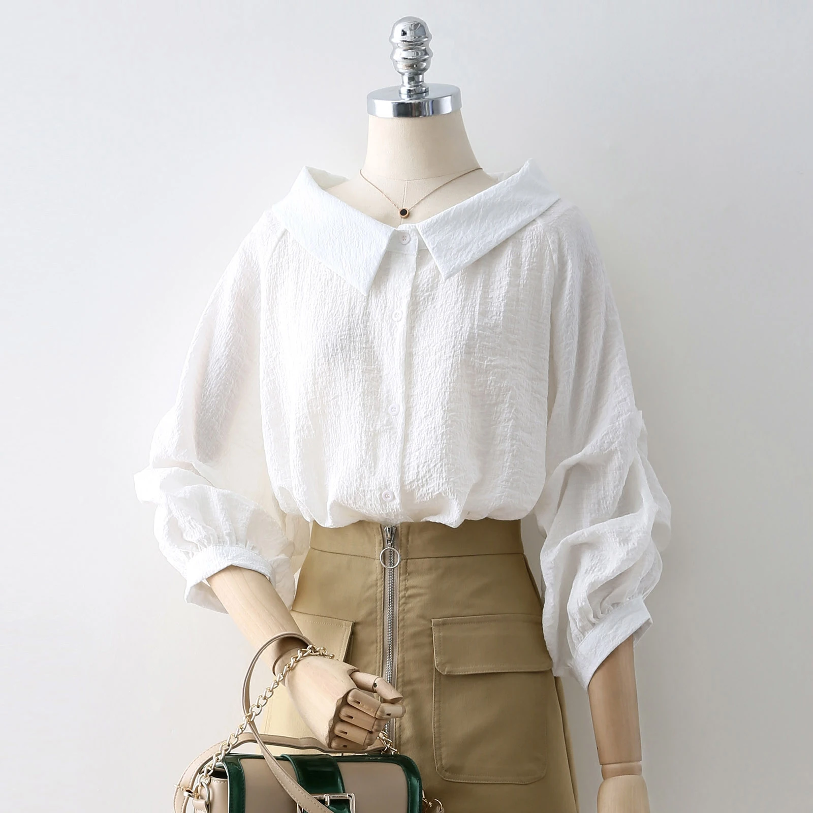 

white shirts 2019 summer new solid cotton and linen loose elegant lantern sleeved office lady shirts outwear tops