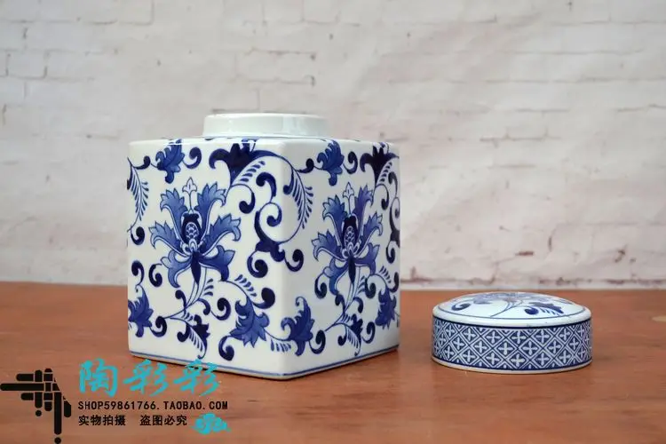 Европейский синий и белый фарфоровый кувшин украшения декоративные керамические четыре новых может китайский дом из мягкого украшения