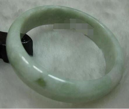 

2341 NATURE GRADE "A "BEAUTIFUL LIGHT GREEN JADE JADEITE BRACELET BANGLE