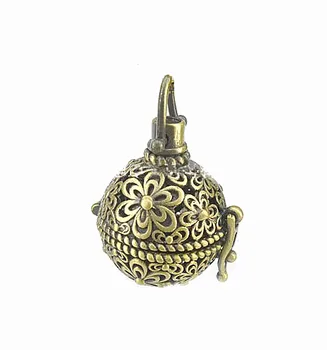 

Vintage Filigree Flower Hollow Round Ball Box Cage Locket Pendant For DIY Essential Oil Diffuser Perfume Sound Chime Necklace
