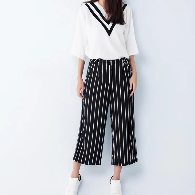 black and white striped loose pants