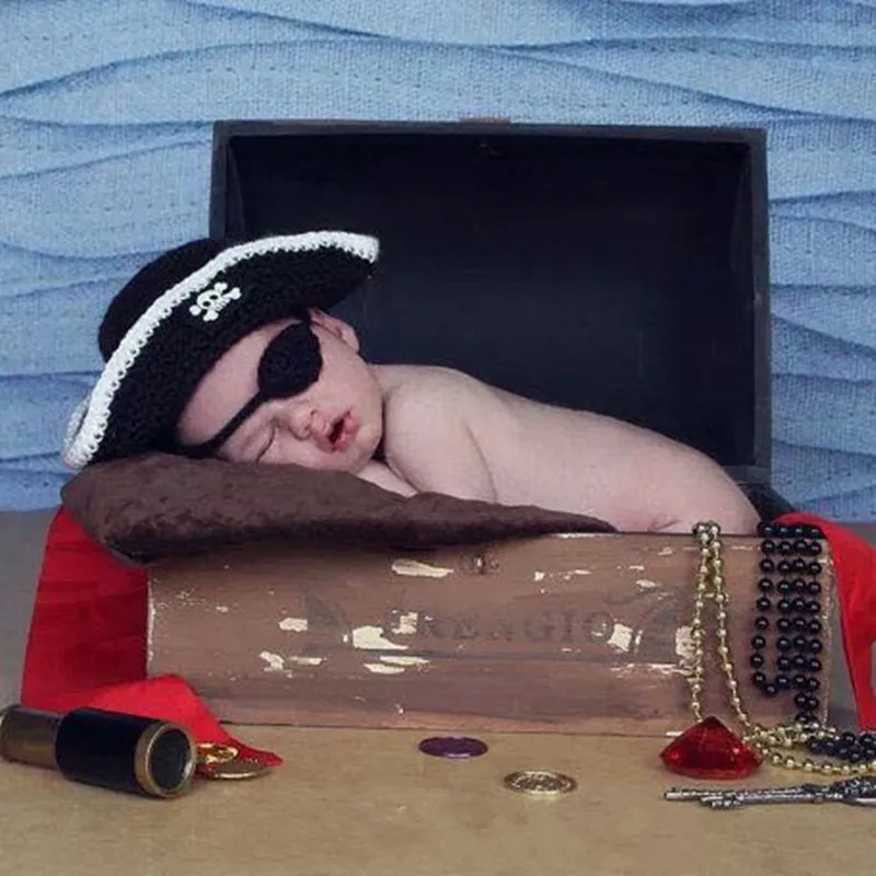Baby pirates hat