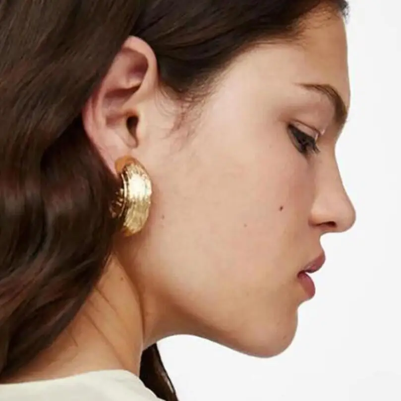 

New Vintage Color Alloy C Shape Geometric Earrings For Women Fashion Creative Exaggeration Jewelry Statement Pendientes AE986