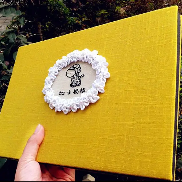 

Personalized 29.7*21cm Yellow Cloth Cover Kraft Cards Sticky Album Creative Customized Embroidery Scrapbook Diy Handmade Album