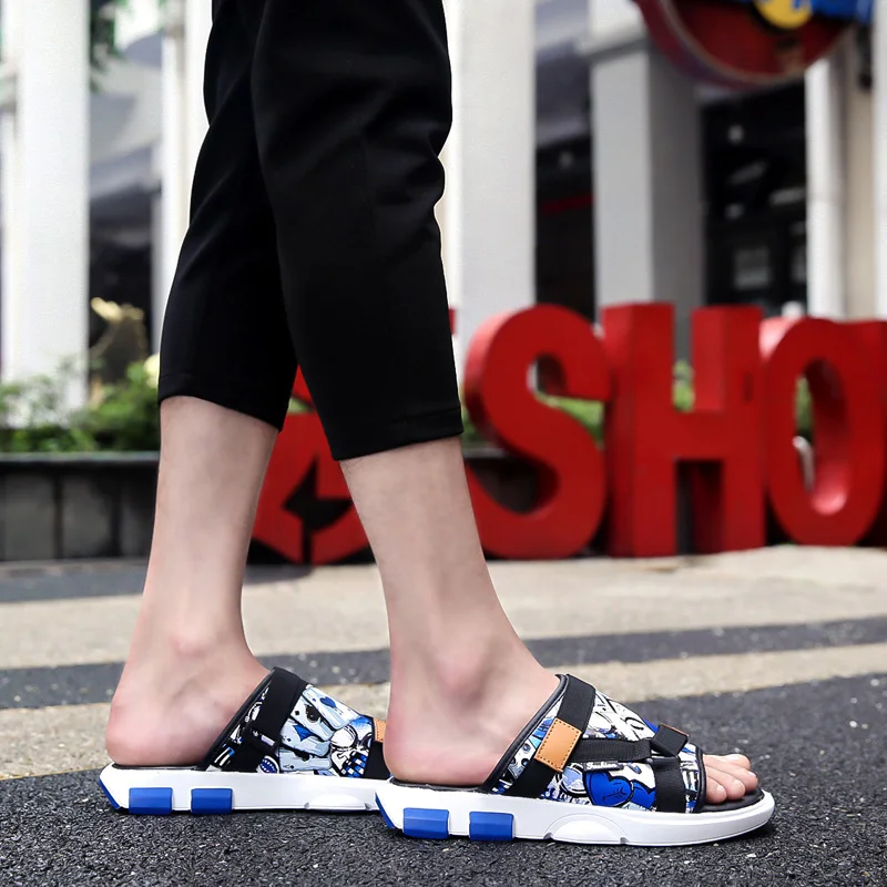 

Men's Slippers Summer Words Men's Sandals and Slippers Fashion Wear Beach Shoes 39-44