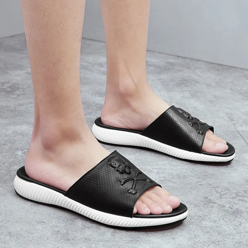 

2019 Summer Outdoor Walking Slippers Genuine leather Mens Non-Slip Flip Flops Big yards sandals shoes Beach Slippers size 38-48