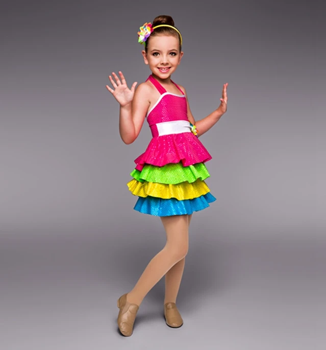 костюмы для танцев в детском саду. детский танцевальный костюм. блестящая одежда для детей. танцевальные костюмы. костюмы для сцены детские.