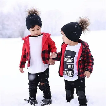 

IMSHIE Kids Pullover Hat Autumn Winter Solid Color Going with Everything Hat Fashionable Cotton Hair Ball Knitted Winter Hat