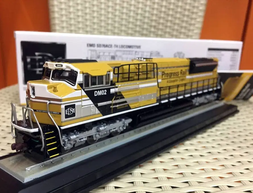 Buy 1/87 HO Scale EMD SD70ACE T4 Train By