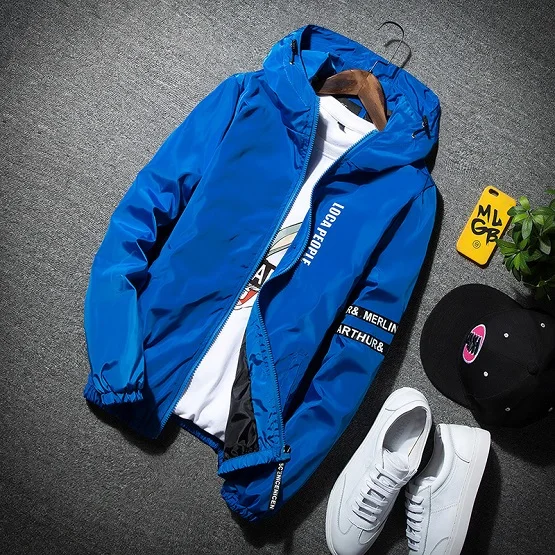 KUYO мужские куртки мужские летние новые тонкие дышащие куртки модная мужская одежда с капюшоном с буквенным принтом смешанные цвета размера плюс M-3XL - Цвет: Синий