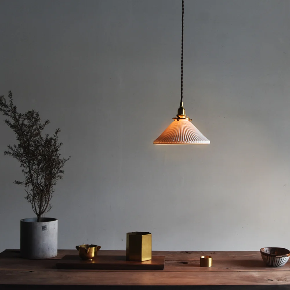 Фото Nordic modern minimalist single-head brass tea room restaurant living bar pleated lamps Japanese chandelier LL031651404 |