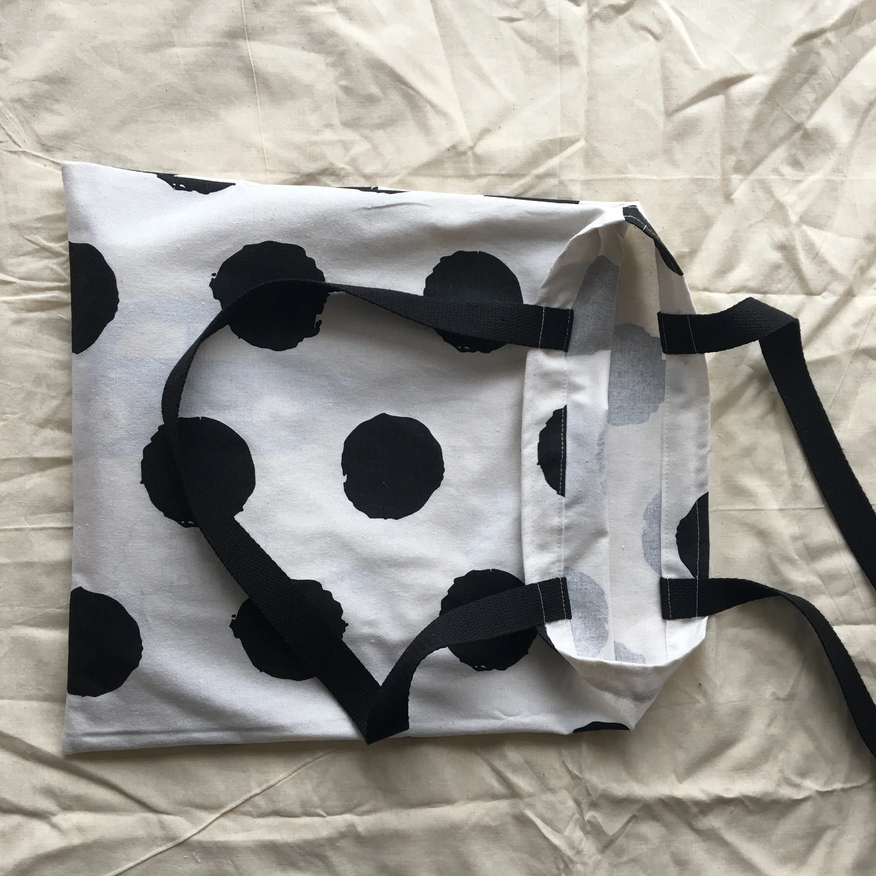 

Cotton Linen Eco Shopping Tote Shoulder Bag Printed Big Black Dots YL90613