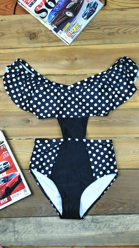 SWIMWEAR 04
