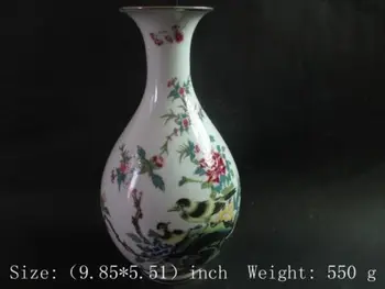 

Ancient Chinese ceramics of flowers and birds.Golden vase