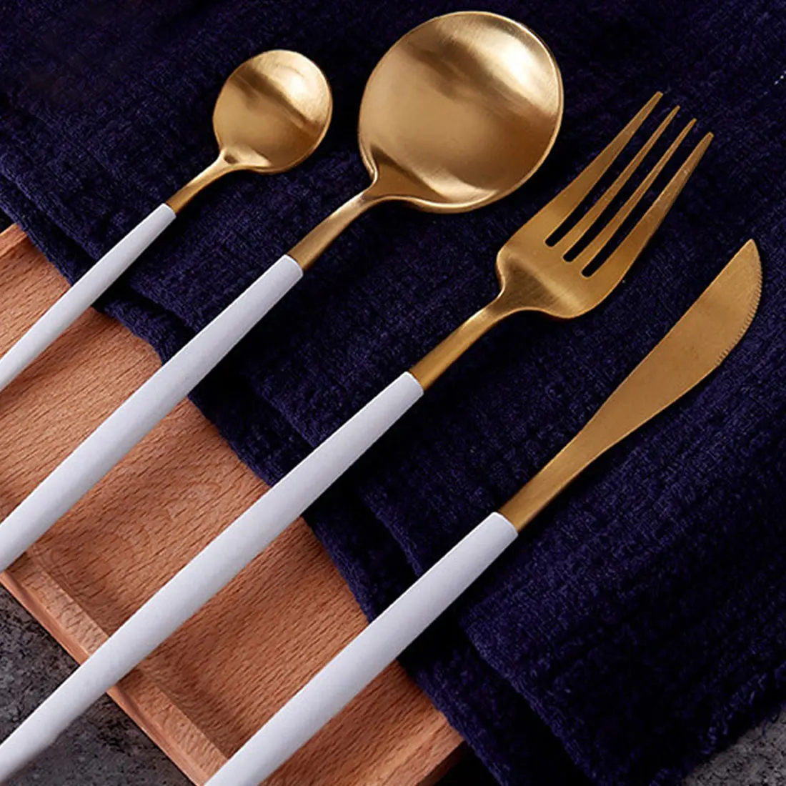 

4Pcs/set Gold European Knife Dinnerware 304 Stainless Steel Western Cutlery Set Kitchen Food Tableware Dinner