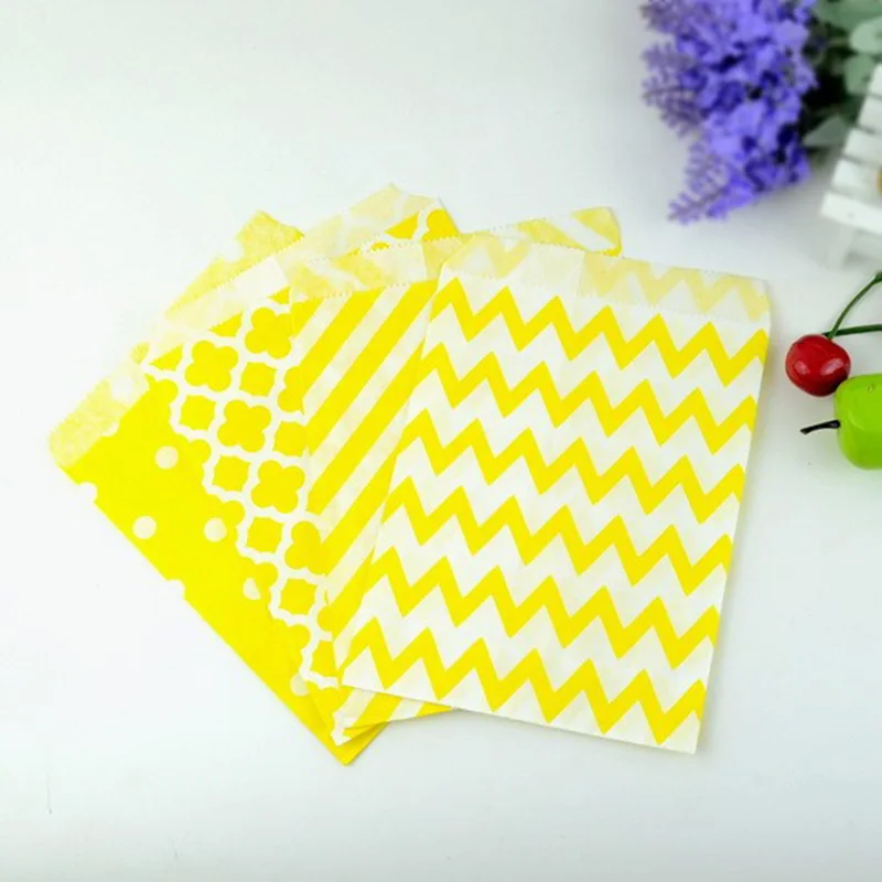 100pcs Food grade Paper Candy Bag Stripe/Dot/Twill Pattern Kids Favors Packing Gift Wedding Decoration and Birthday Party Supply - Цвет: yellow