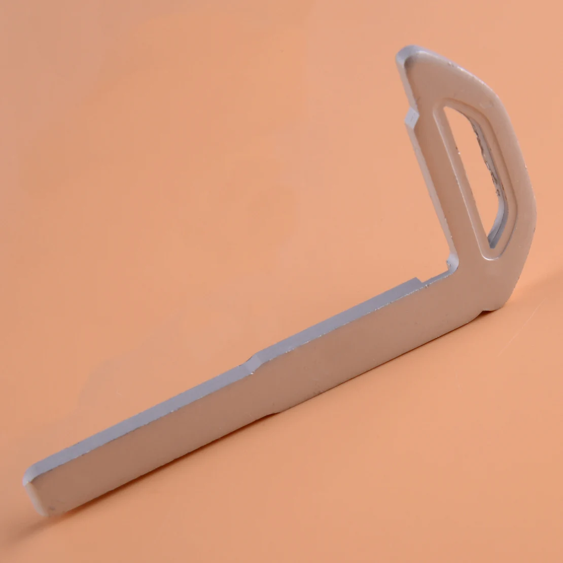 

DWCX 1Pc Silver Grey Emergency Key Blank Insert Blade Lade Uncut Replacement Fit For Volvo V40 XC60 S60 V60 V70 XC70
