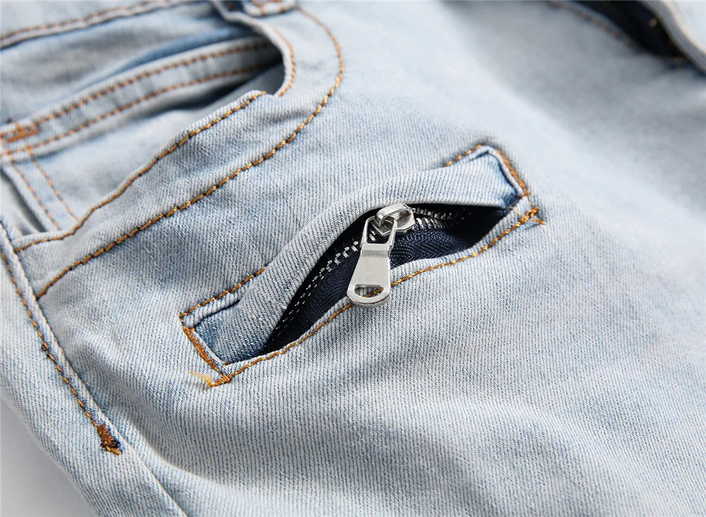 4238481058_1518810607