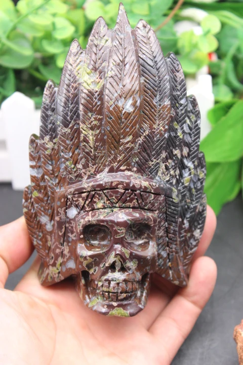 

521 grams of natural quartz crystal carving skull to heal A6