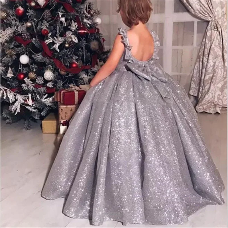 Bal Bloem Meisje Jurk Zilver Glanzend Materiaal Kleine Prinses Verjaardagsfeestje Pageant Gown Party Communie Jurk Pageant Gown Bal Bloem Meisje Jurk Zilver Glanzend Materiaal Kleine Prinses Verjaardagsfeestje Pageant Gown Party Communie Jurk Pageant Gown
