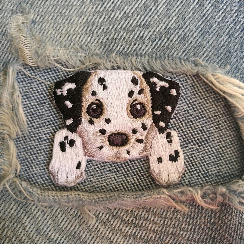 

1 PIC 4.4*4.1CM Embroidered cloth computer embroidery chapteR cartoon DIY Dalmatian DOG clothes decorative patches stickers