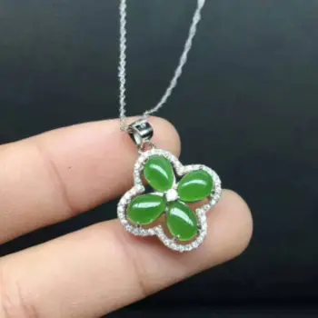 

S925 silver-encrusted natural and Tianyu green lucky pendant necklace