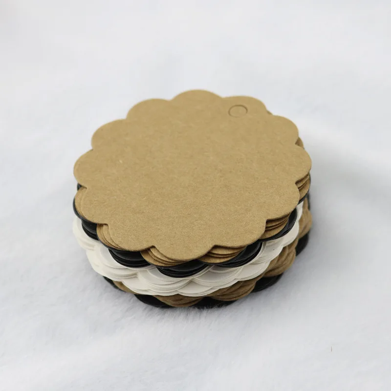 

50pcs/Lot 5.8cm Kraft Paper Blank Flower Circle Edge Packaging Hang Tags Wedding/Birthday Party Candy Boxes Price Tags Labels