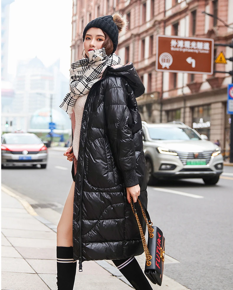 Модная длинная куртка на утином пуху с ярким лицом, новинка, горячее предложение, черное зимнее пальто для женщин, свободное повседневное пальто с капюшоном и перьями Ls195