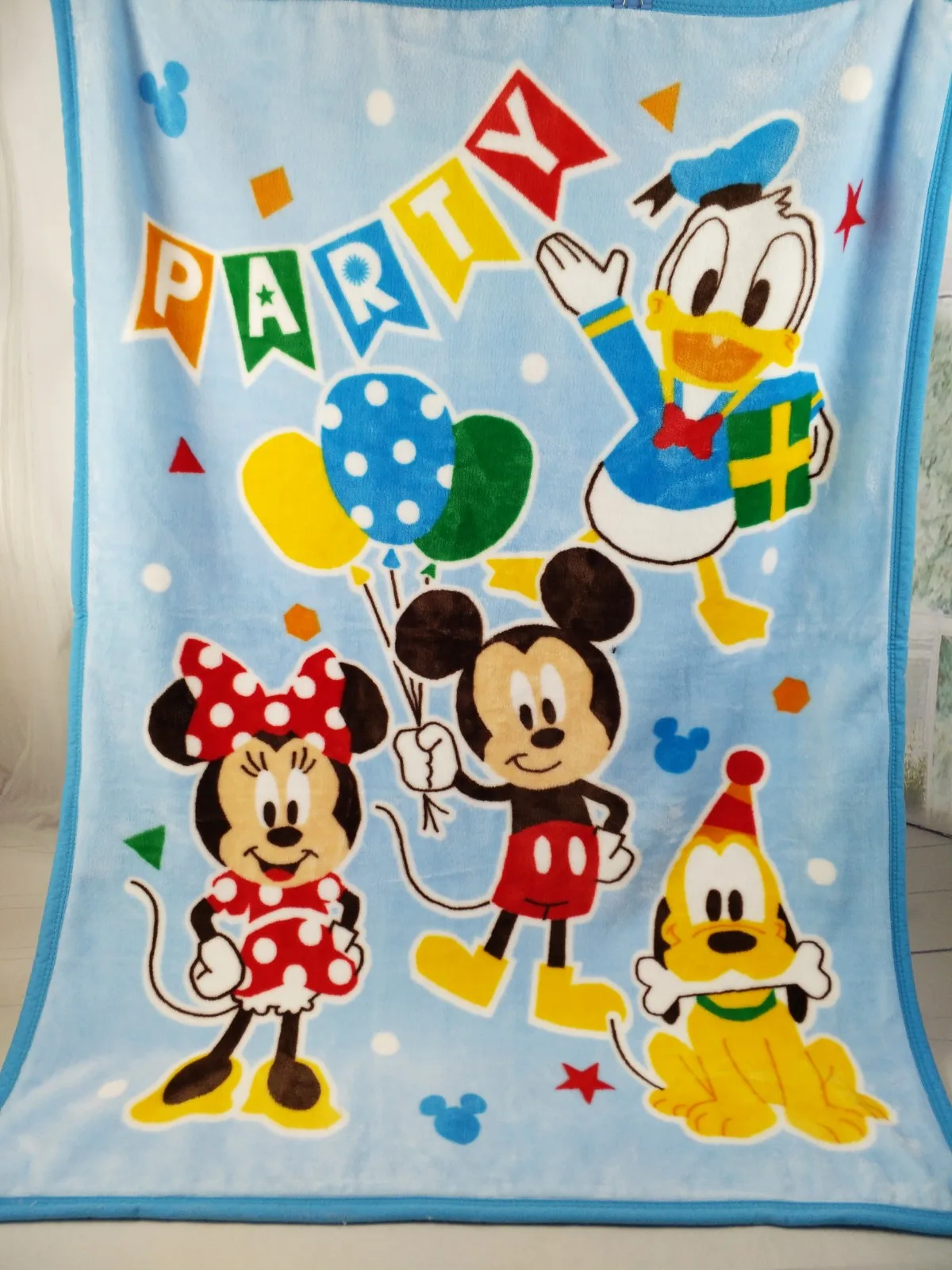 

IVYYE 115x85CM Mickey Party Anime Blanket Plush Velvet Warm Decoration Soft Bed Home Throw Sofa Blankets Adult Gifts NEW